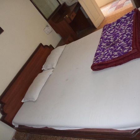 Hotel Neelkamal Indore Buitenkant foto