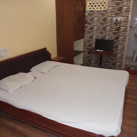 Hotel Neelkamal Indore Buitenkant foto
