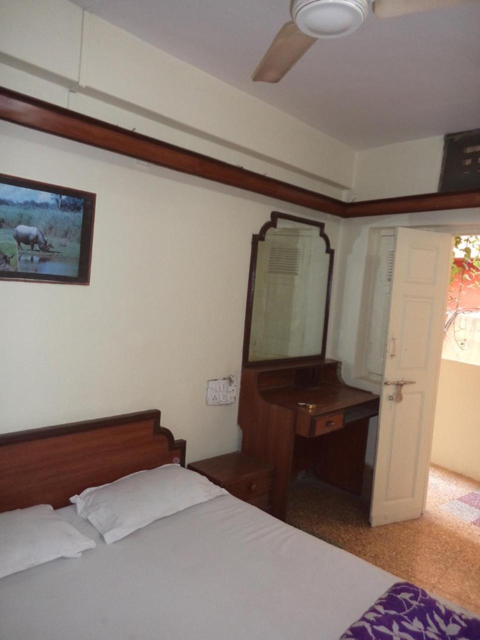 Hotel Neelkamal Indore Buitenkant foto
